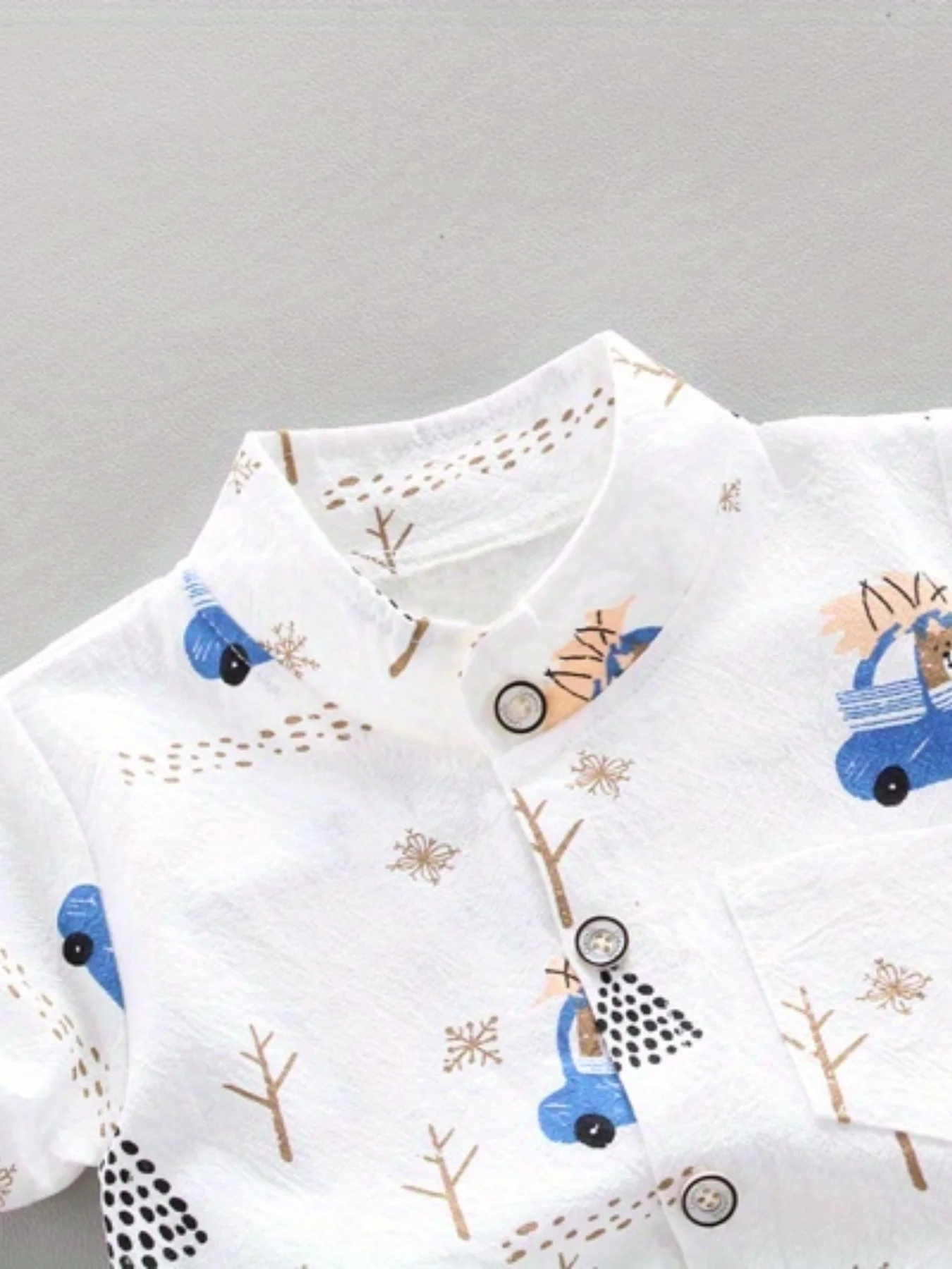 Infant-and-toddler-summer-full-print-bear-driving-pattern-short-sleeved-shorts-set-for-outdoor-standing-2